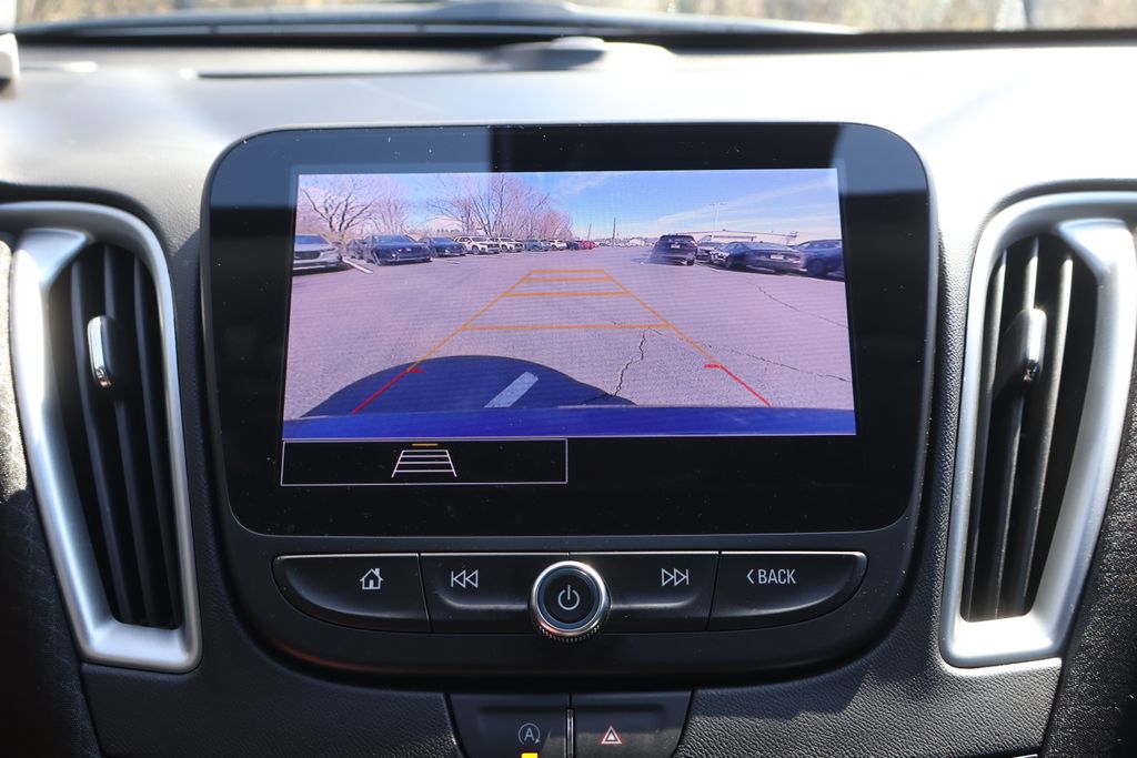 Thumbnail: 2025 Chevrolet Malibu - 17