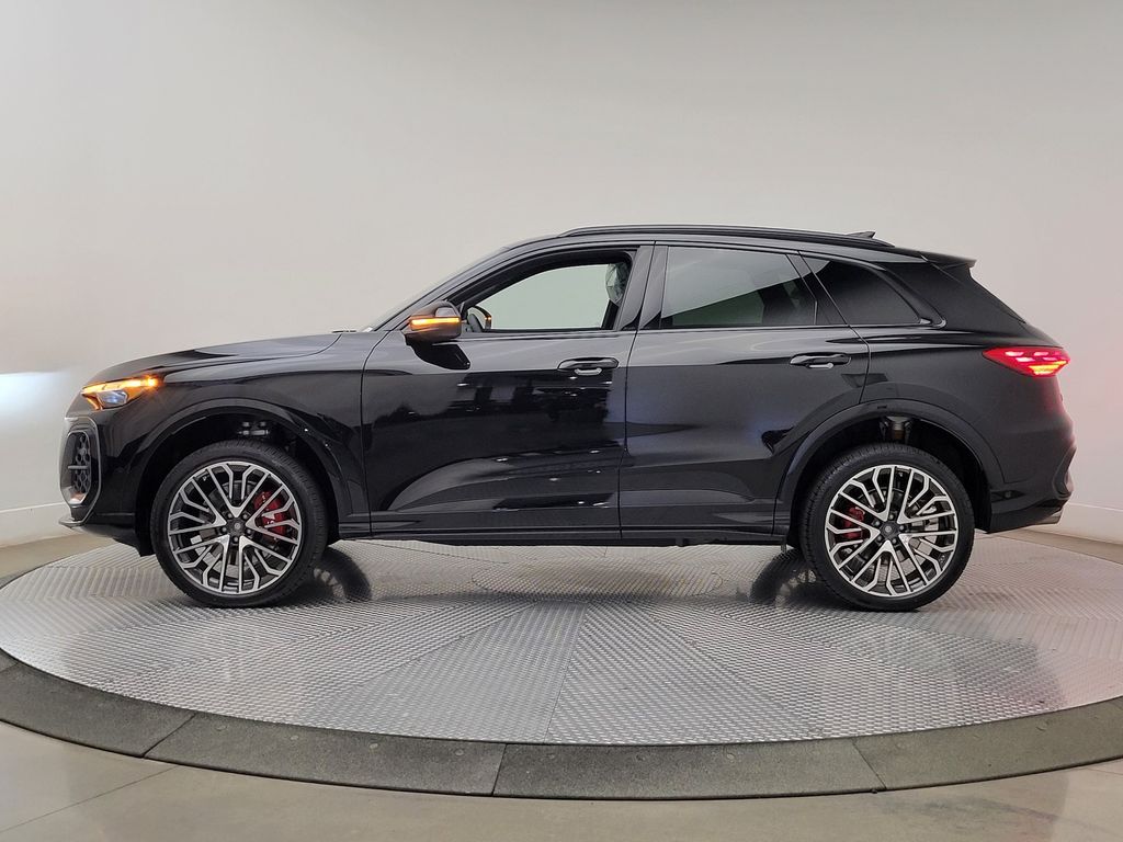 Thumbnail: 2026 Audi SQ5 - 3