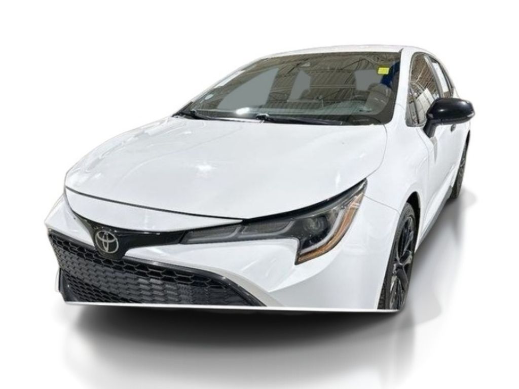White (Wind Chill Pearl) 2021 Toyota Corolla Hatchback SE Nightshade Edition FWD Hatchback Front-Wheel Drive Continuously Variable Transmission