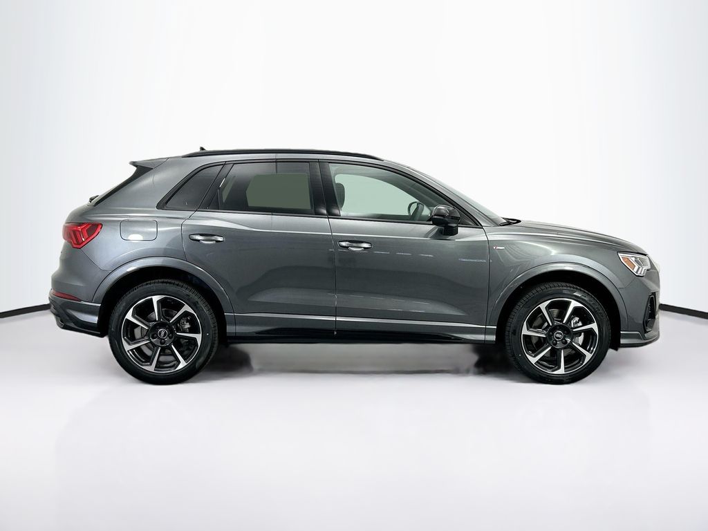 Thumbnail: 2025 Audi Q3 - 4