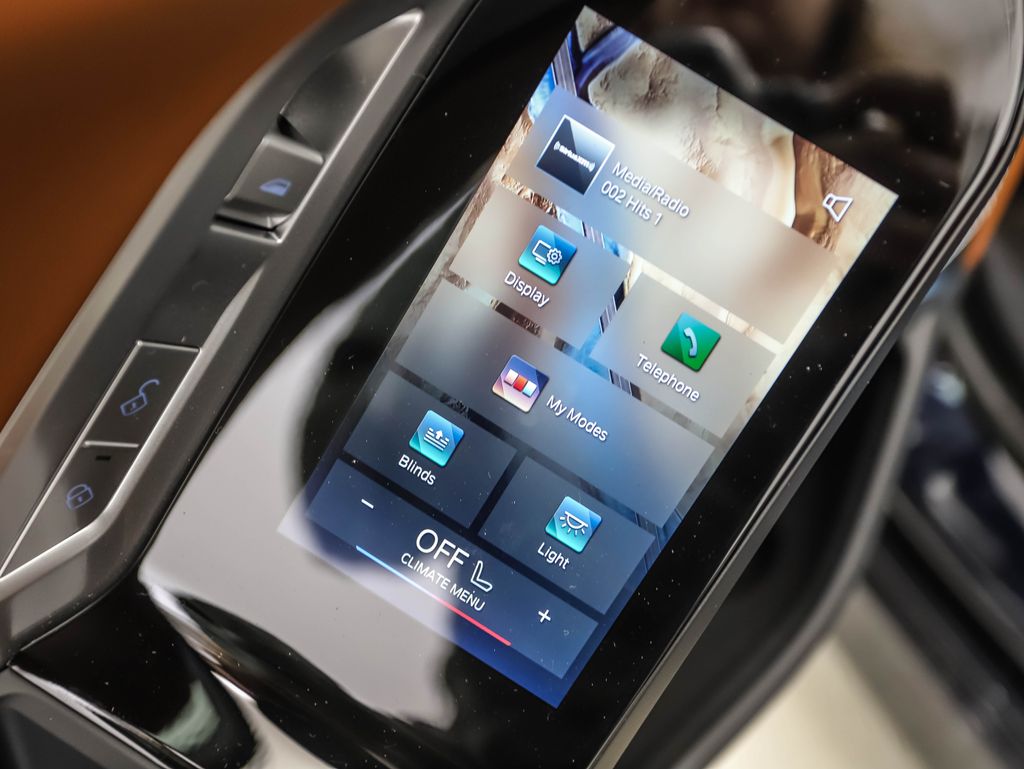 Thumbnail: 2025 BMW 7 Series - 22