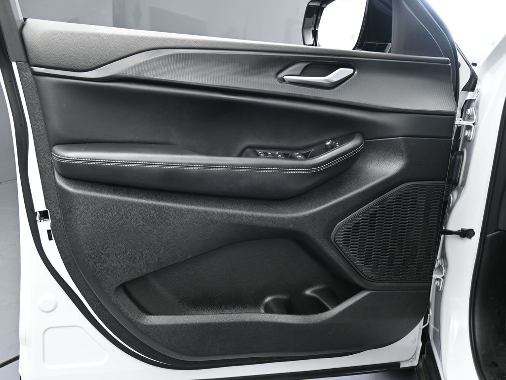 Used 2024 Bright White Clearcoat Jeep Altitude X image 30