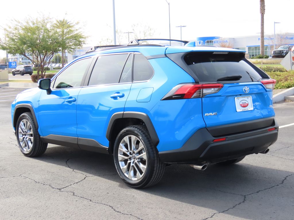 2019 Toyota RAV4 XLE Premium 7