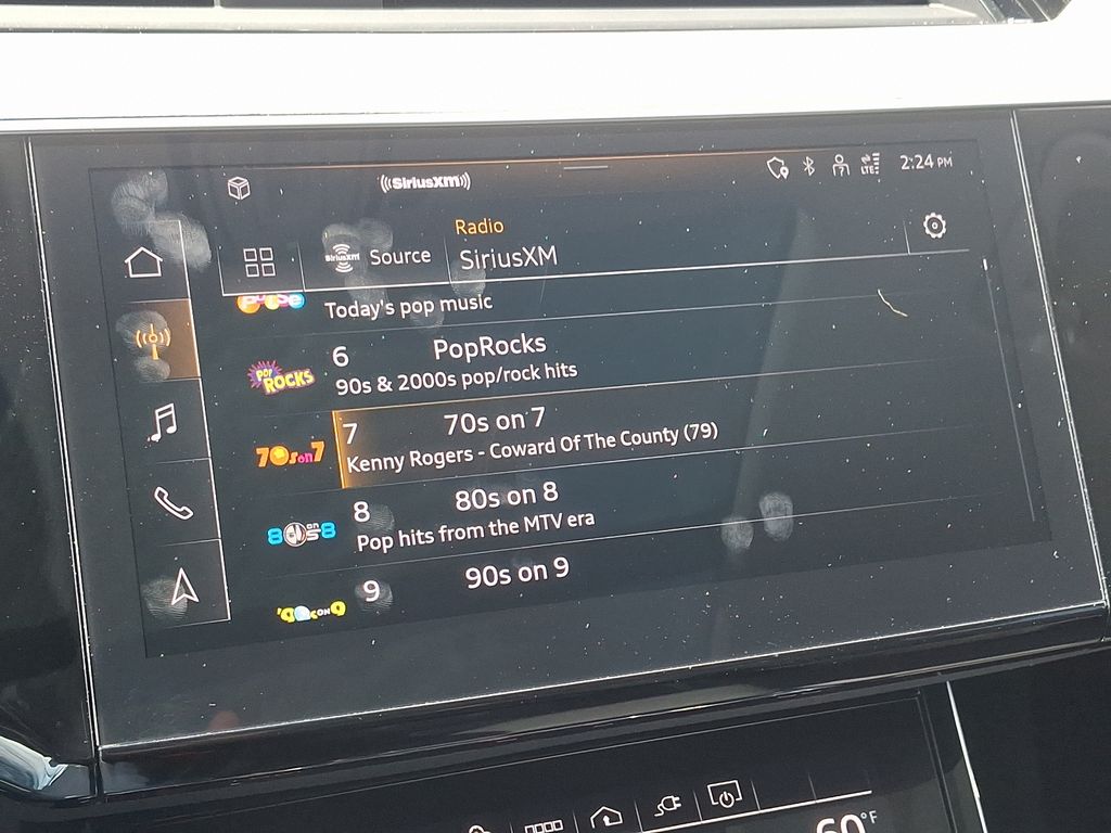 2024 Audi Q8 e-tron Premium Plus 19