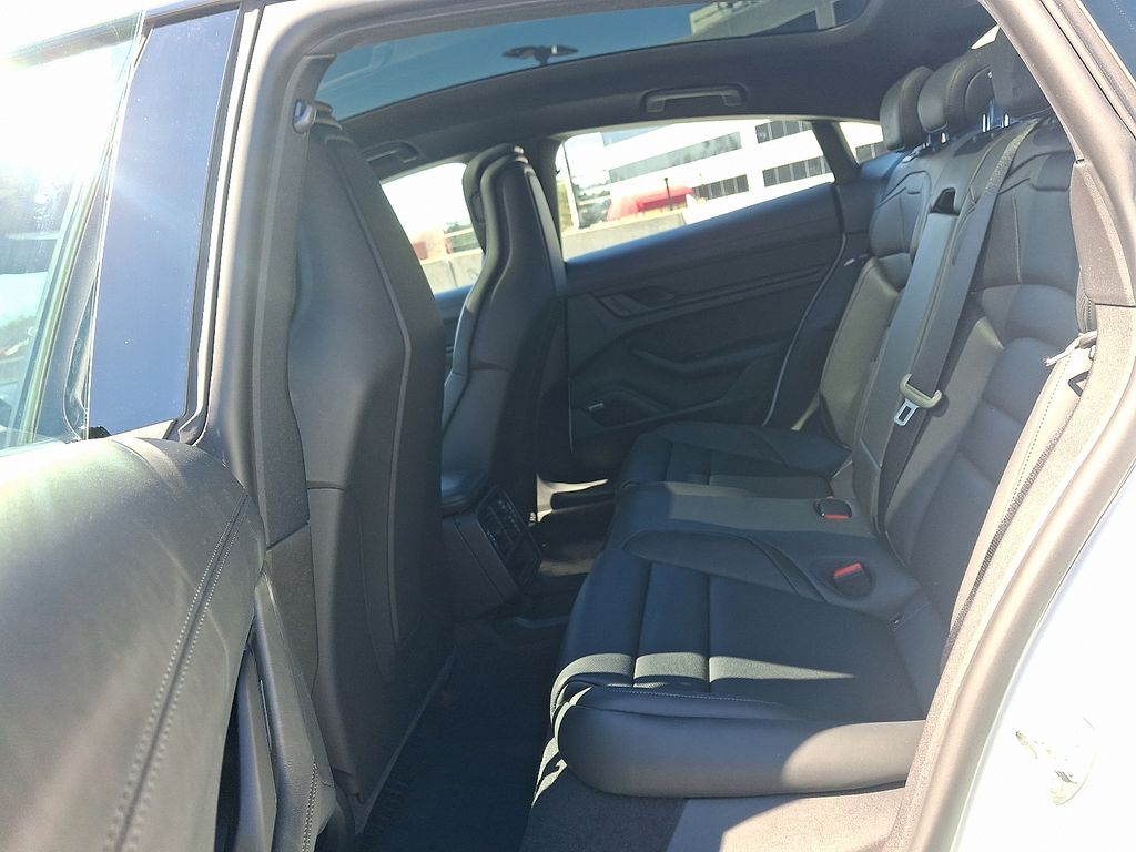 Thumbnail: 2026 Porsche Taycan - 14