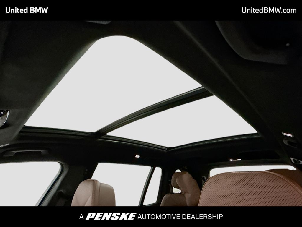 Thumbnail: 2025 BMW X7 - 12