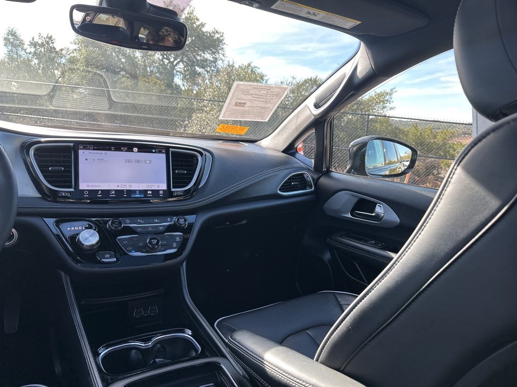 Used Car 2025 Chrysler Pacifica  Limited For Sale Under $40,000 In Austin, Texas