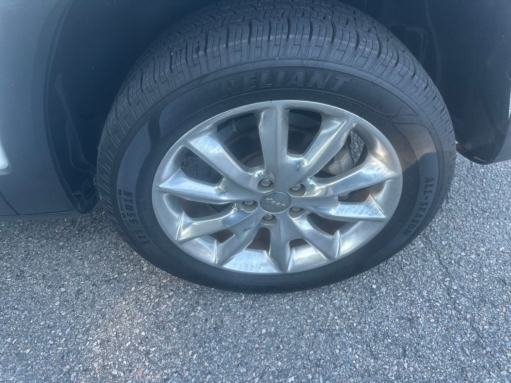 Used 2015 White Jeep Limited image 15