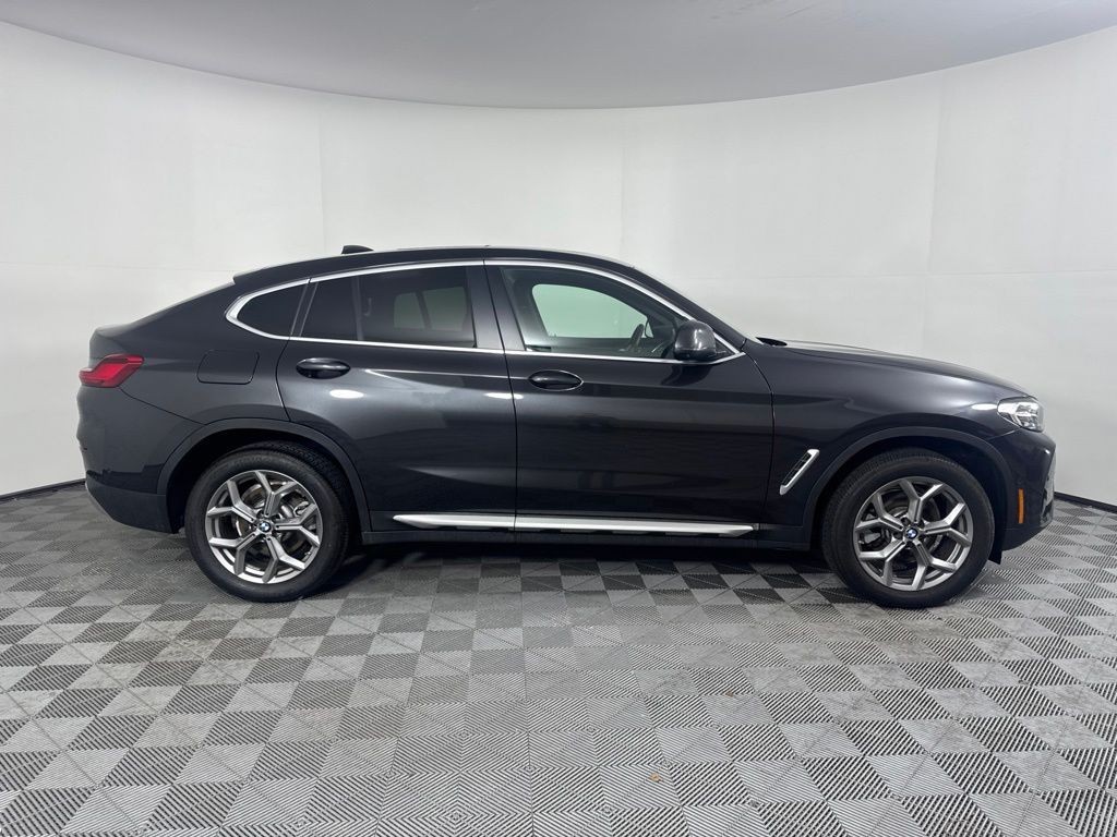 Thumbnail: 2025 BMW X4 - 4