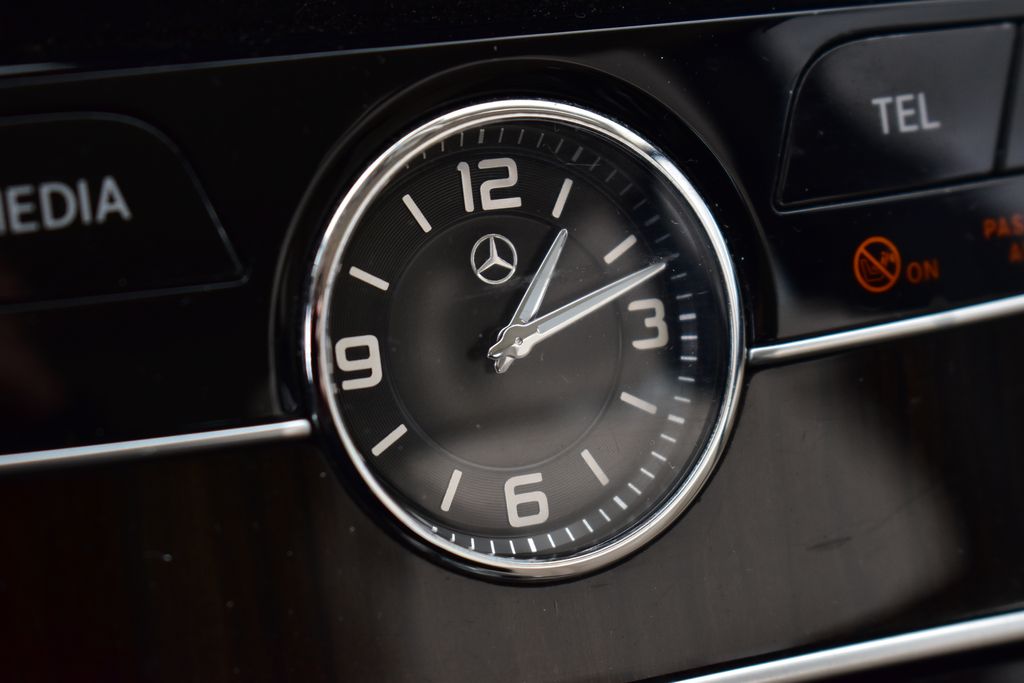 Thumbnail: 2016 Mercedes-Benz C-Class - 23