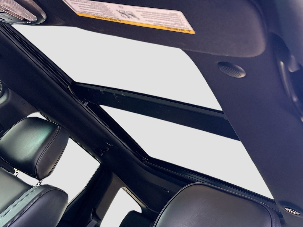 Thumbnail: 2020 Jeep Grand Cherokee - 18
