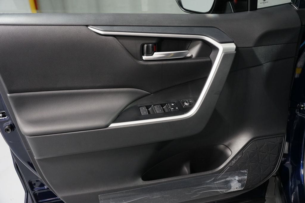 Thumbnail: 2025 Toyota RAV4 - 30