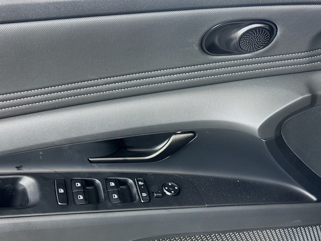 Thumbnail: 2025 Hyundai Elantra - 18