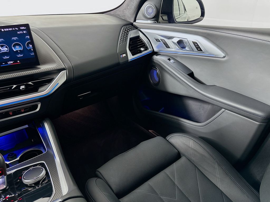 Thumbnail: 2023 BMW XM - 23