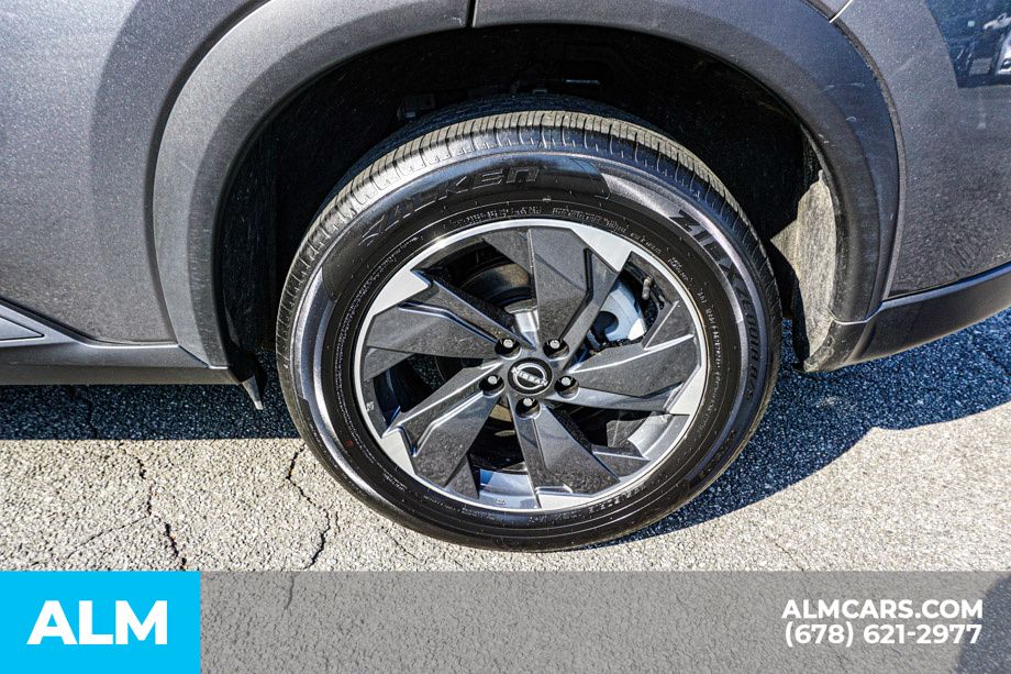 Used 2025 Gray Nissan SV image 17