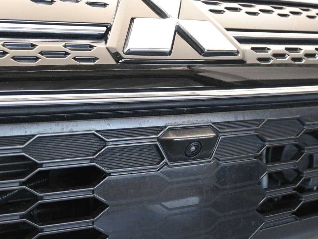 Used 2022 Alloy Silver Metallic Mitsubishi SE image 56