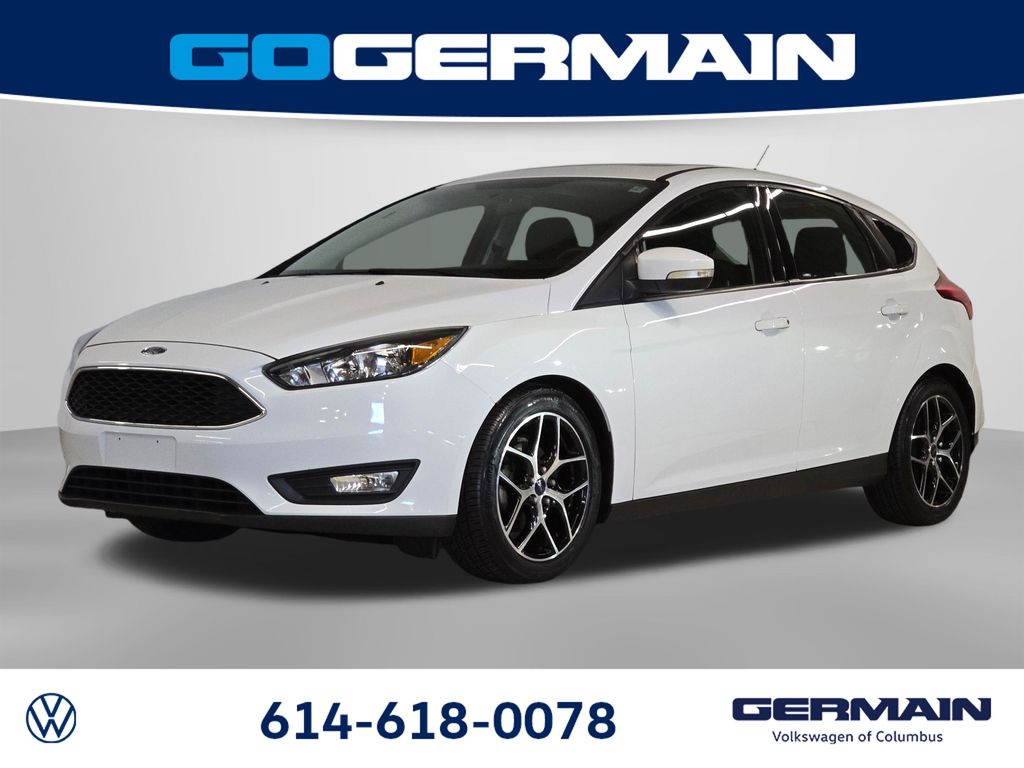 Oxford White 2018 Ford Focus SEL Hatchback Hatchback Front-Wheel Drive 6-Speed Automatic
