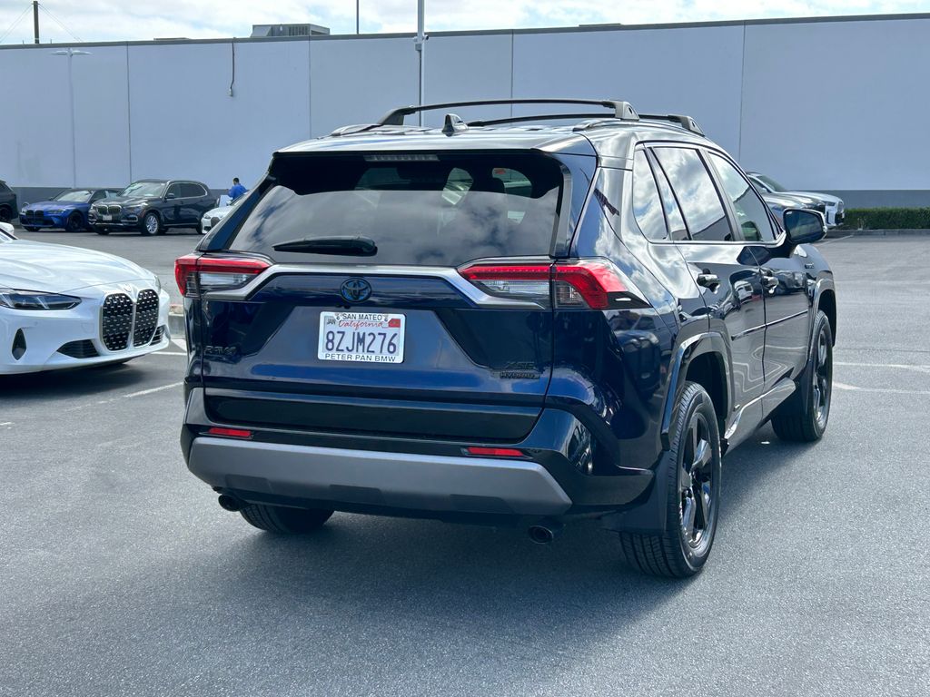 Thumbnail: 2021 Toyota RAV4 - 5