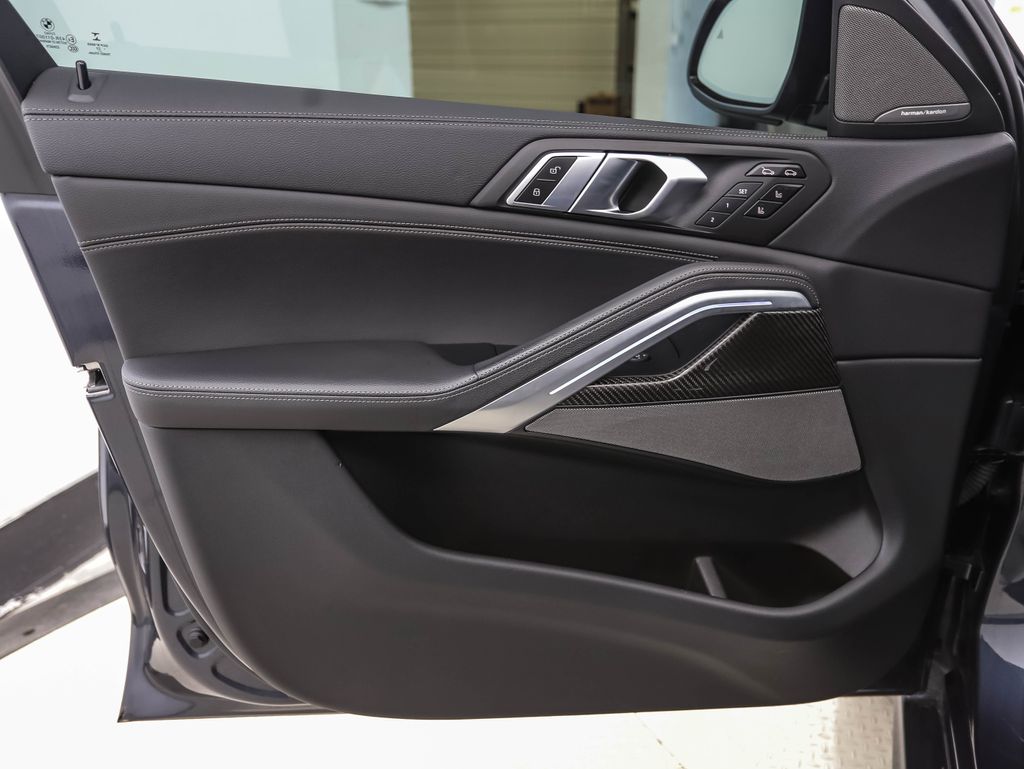 Thumbnail: 2022 BMW X6 - 9