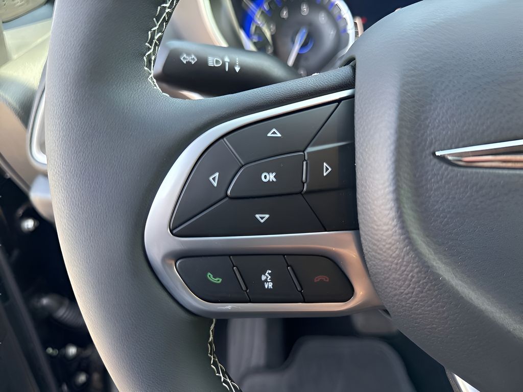 2025 Chrysler Pacifica Select - Photo 24