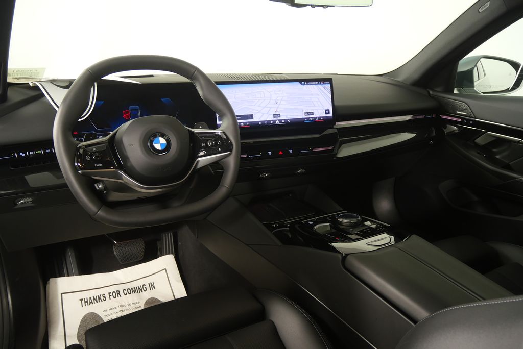 Thumbnail: 2025 BMW 5 Series - 21