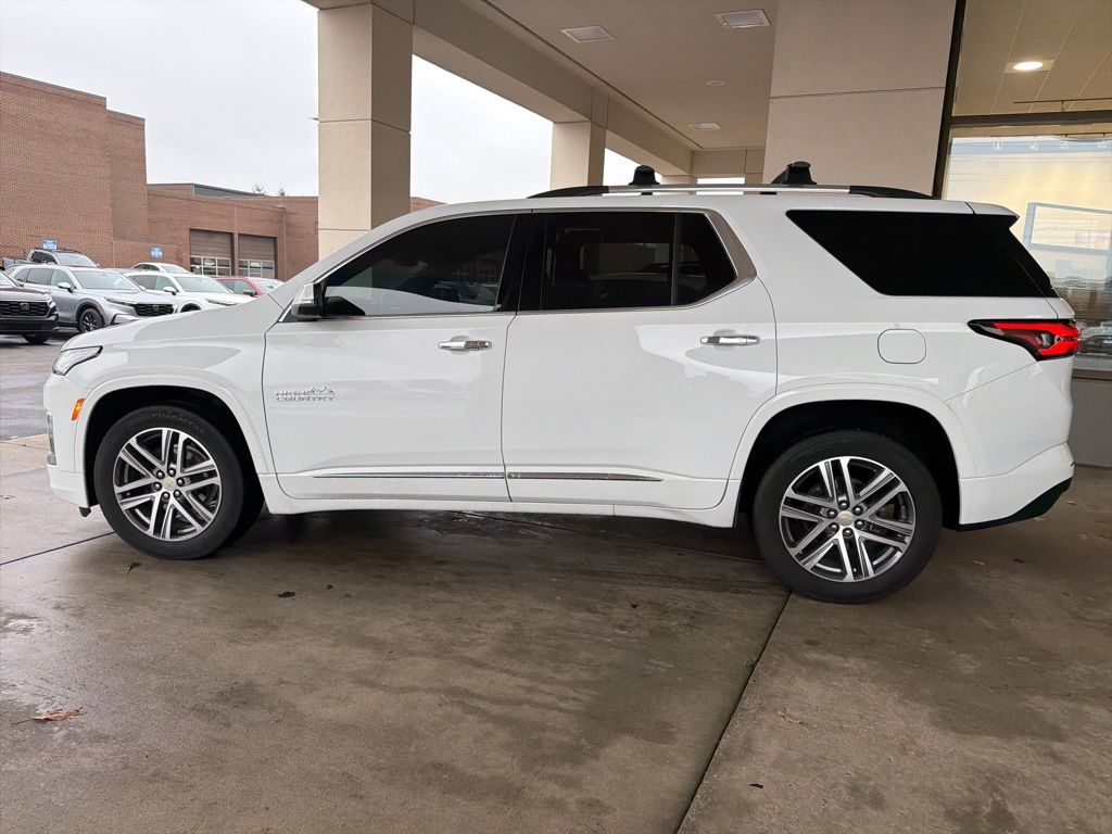 Thumbnail: 2023 Chevrolet Traverse - 2