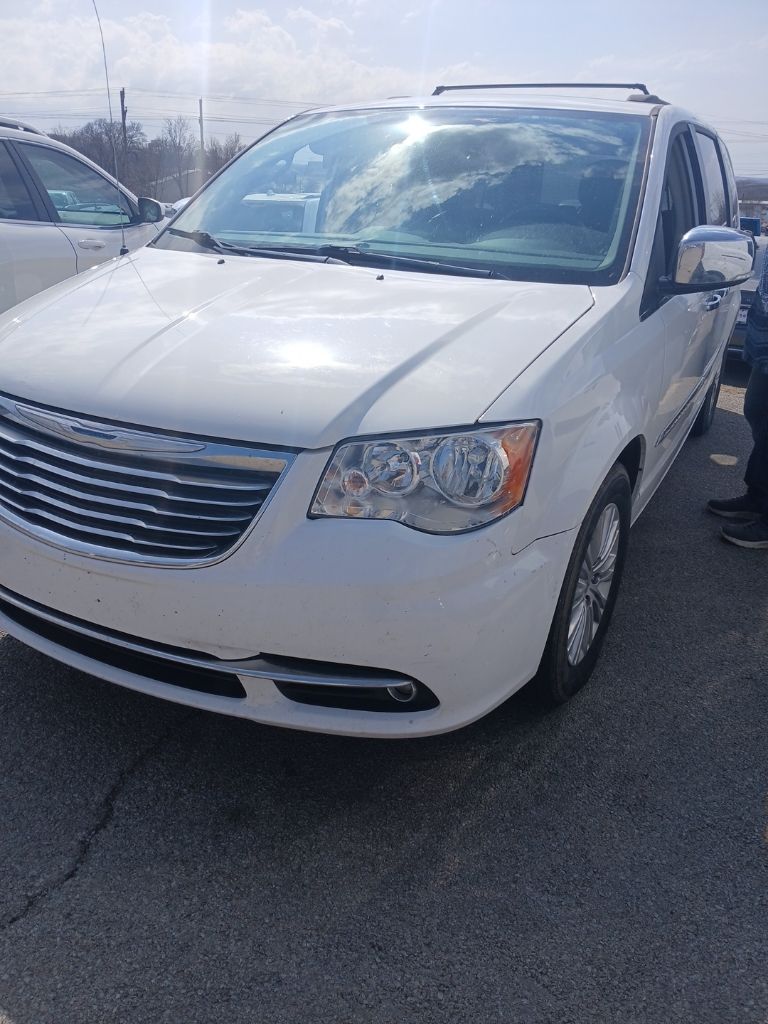 2015 Chrysler Town & Country Touring-L FWD
