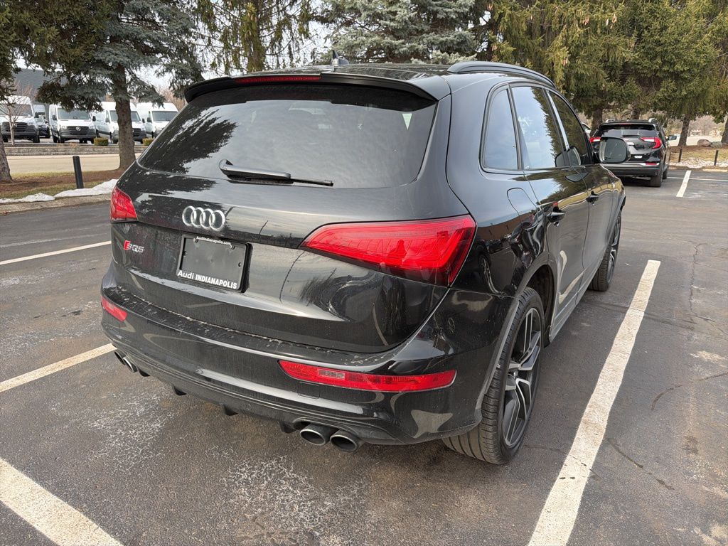 Thumbnail: 2017 Audi SQ5 - 3