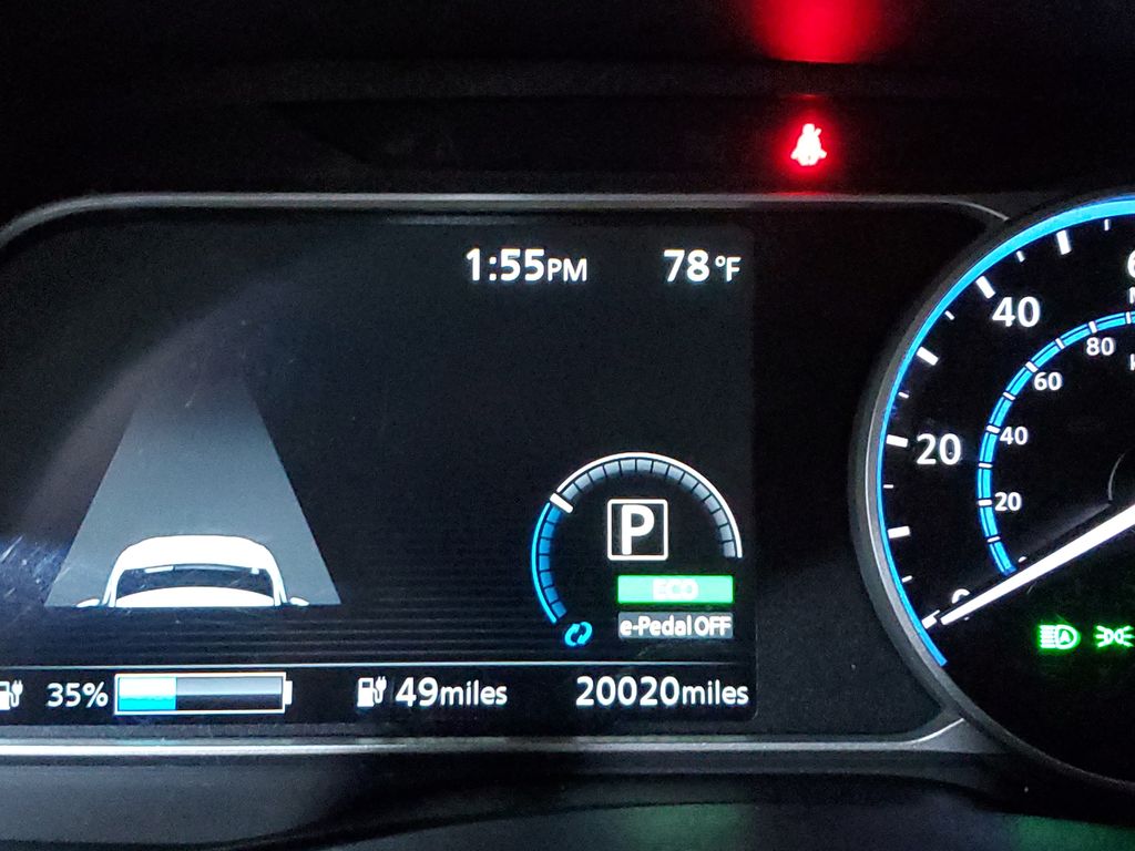 2021 Nissan LEAF SV photo