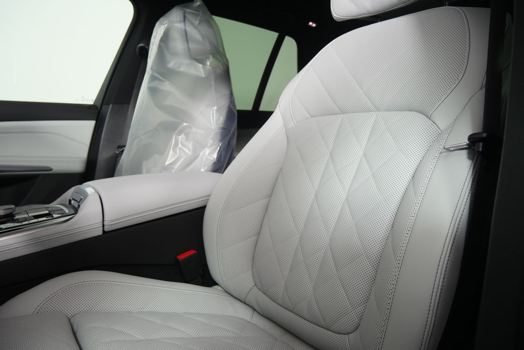 Thumbnail: 2026 BMW X5 - 11