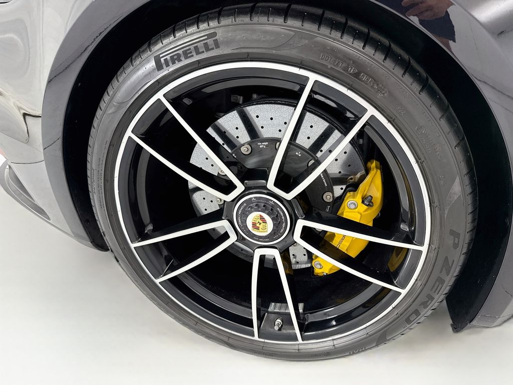 Thumbnail: 2021 Porsche 911 - 31