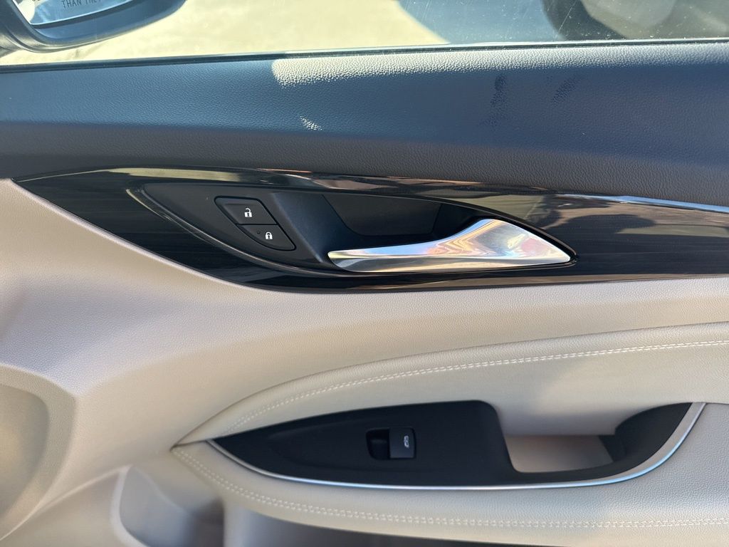 2019 Buick Regal TourX AWD Essence