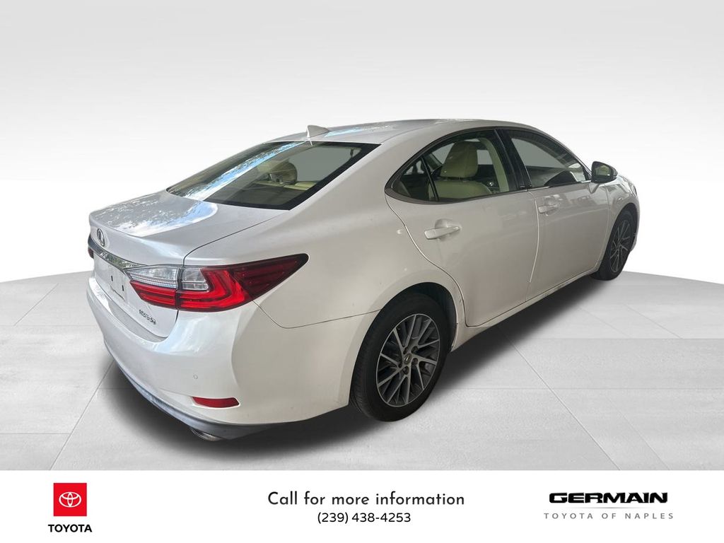 2016 Lexus ES 350 photo 4
