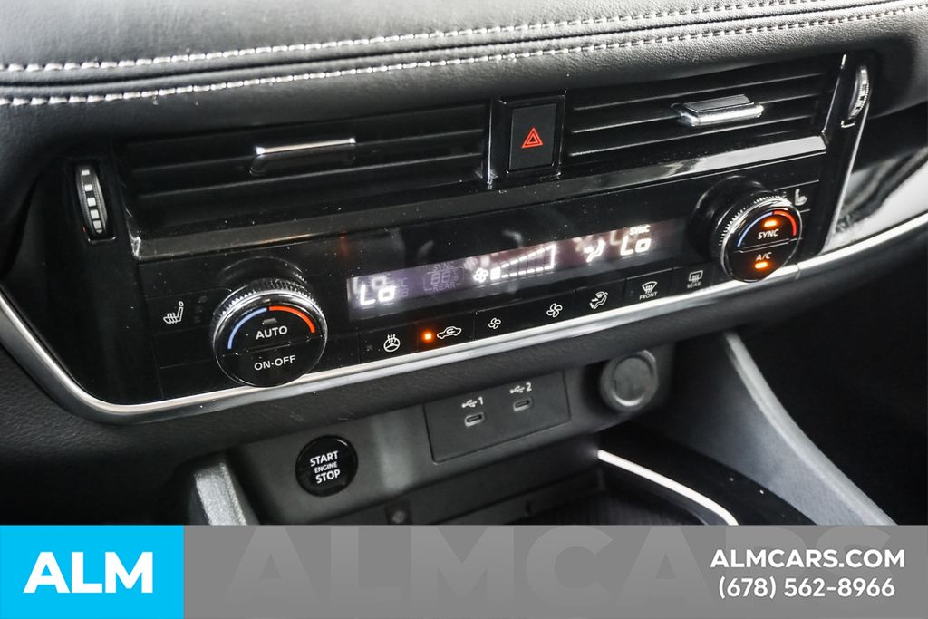 Used 2026 Black Nissan SL image 38