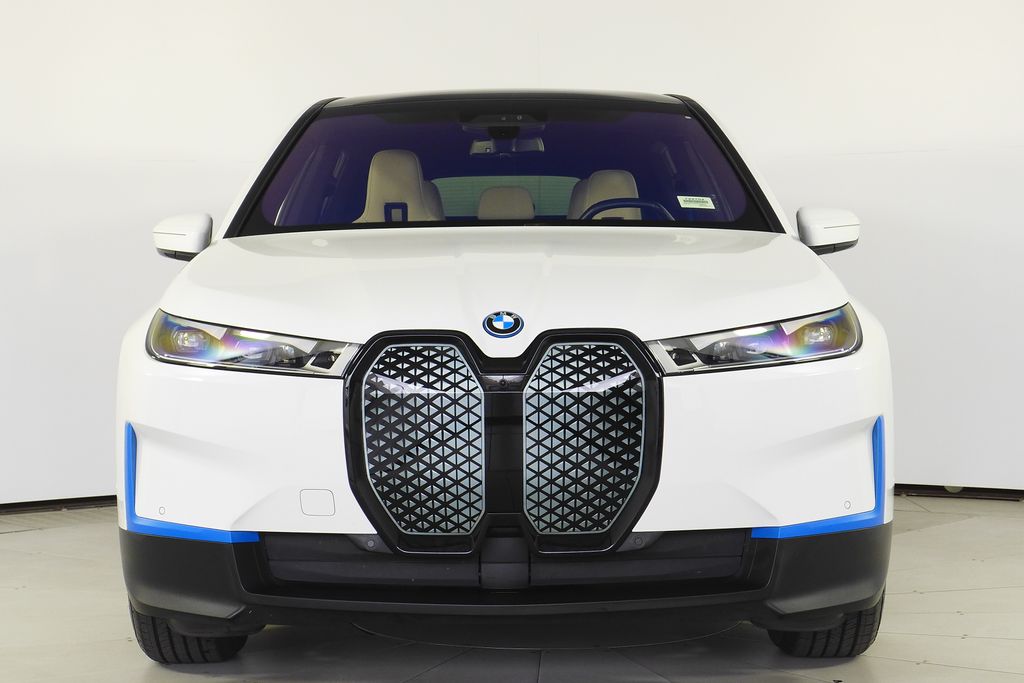 Thumbnail: 2022 BMW iX - 3