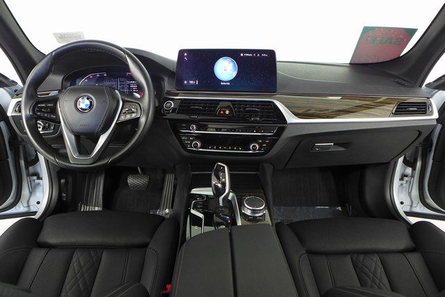 2021 BMW 5 Series 530i 24