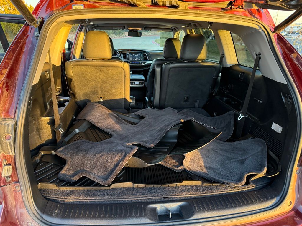 Thumbnail: 2017 Toyota Highlander - 25