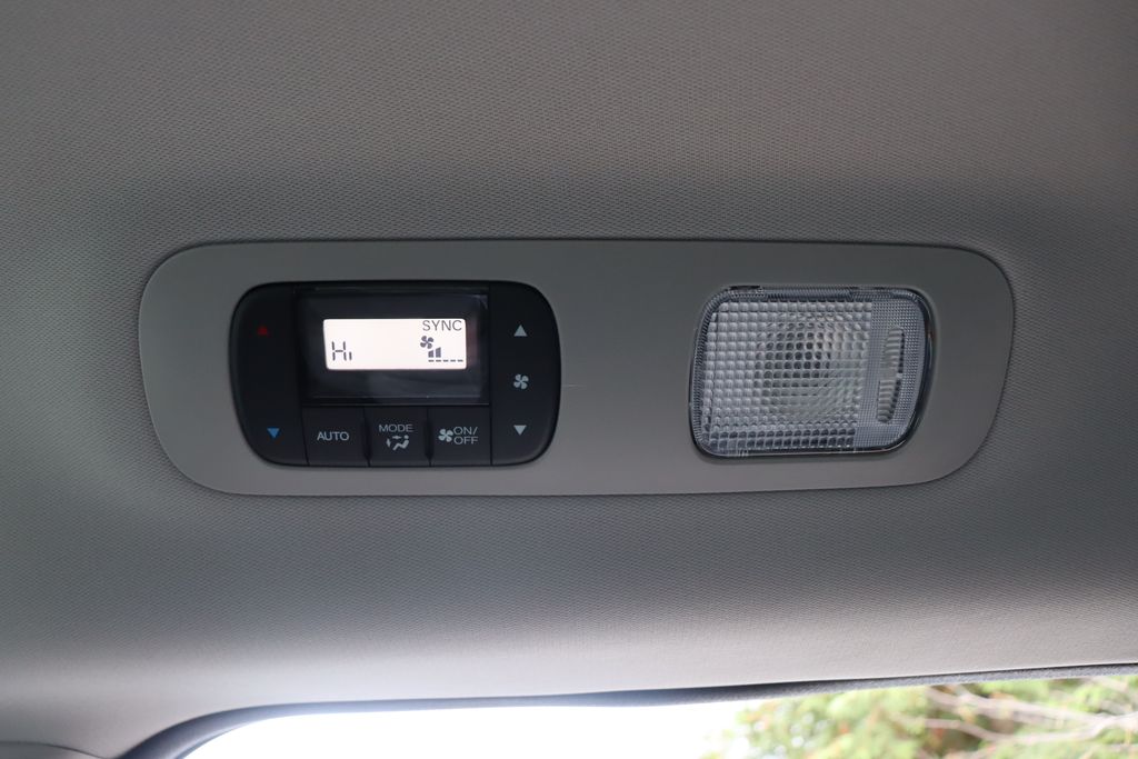 2025 Honda Odyssey Touring 16