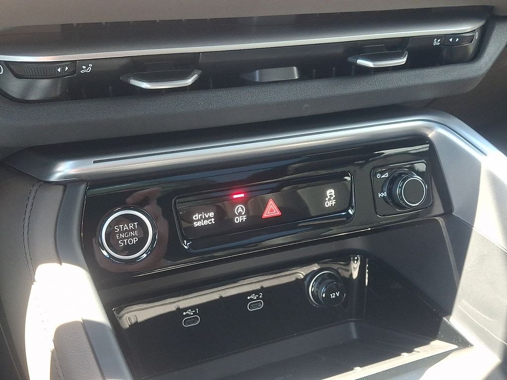 Thumbnail: 2025 Audi Q5 - 16