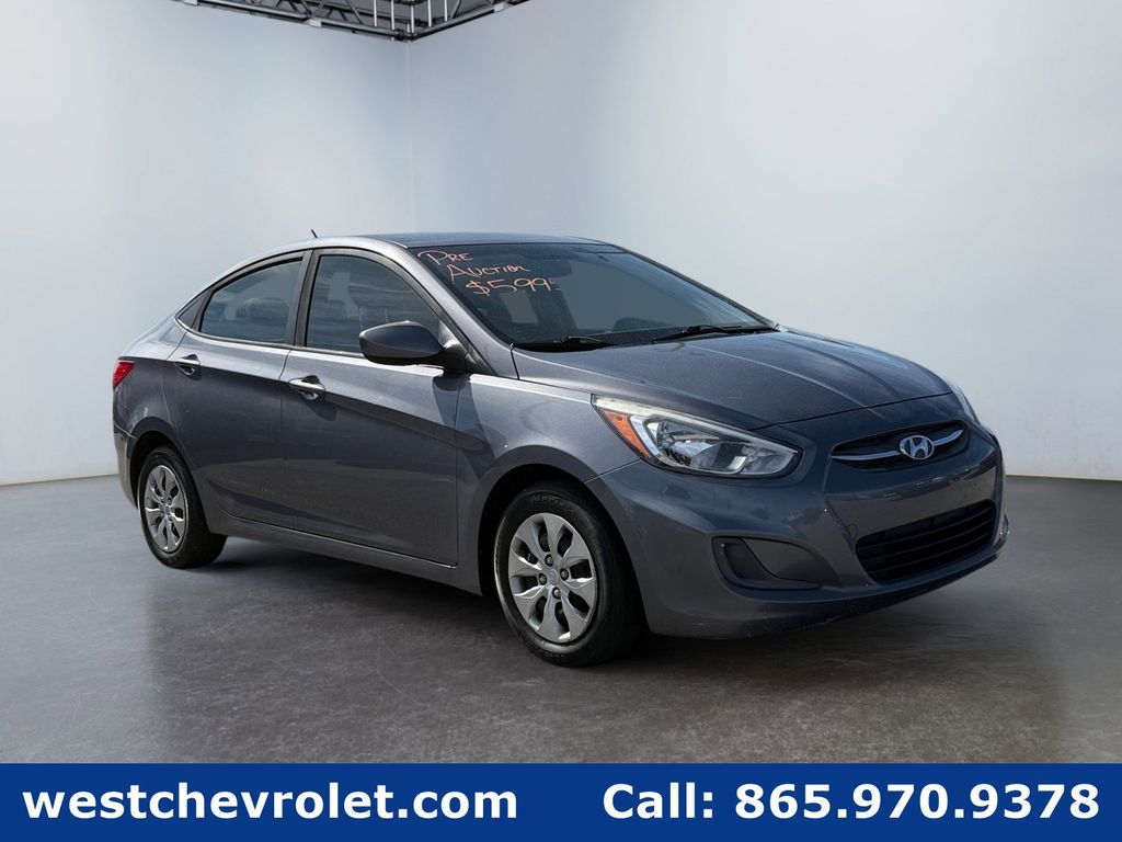 Triathlon Gray Metallic 2017 Hyundai Accent SE Sedan FWD Sedan Front-Wheel Drive 6-Speed Automatic