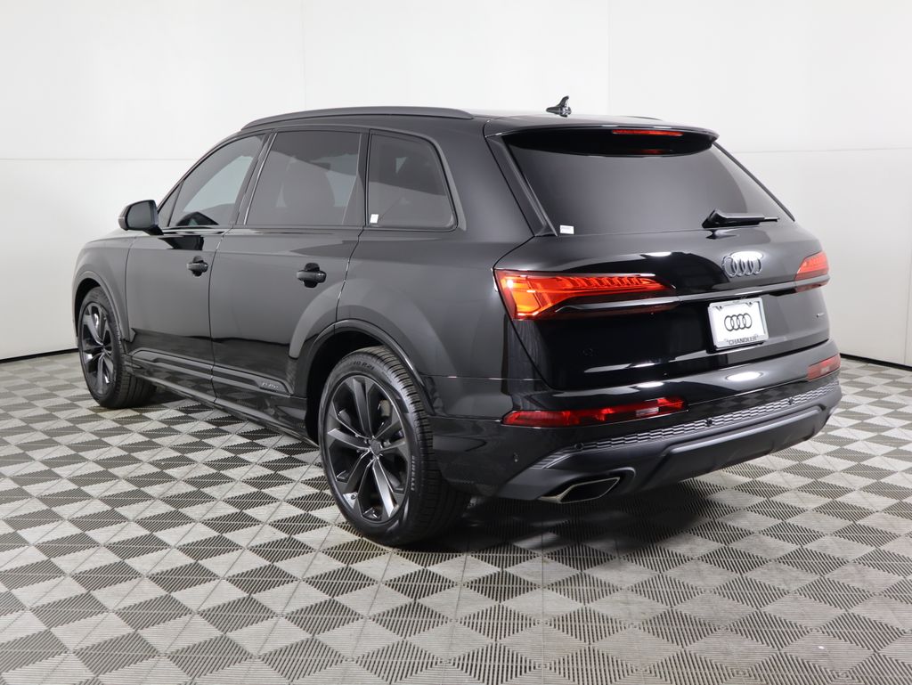 Thumbnail: 2026 Audi Q7 - 7