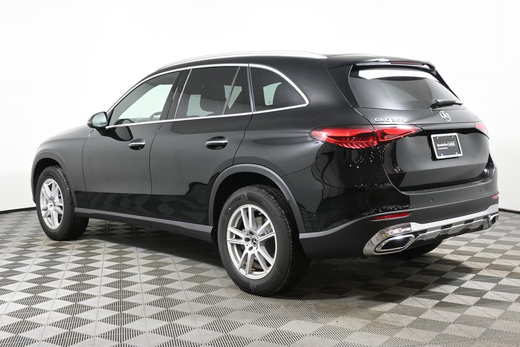 2025 Mercedes-Benz GLC 300 8