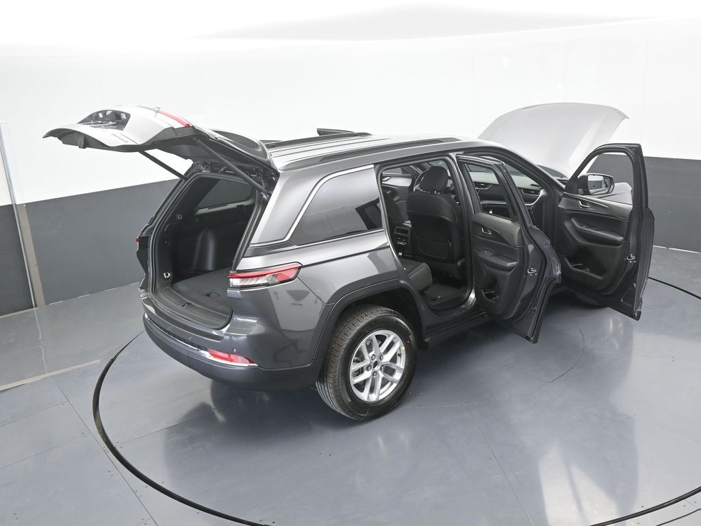 New 2026 Baltic Gray Metallic Clearcoat Jeep Laredo image 66