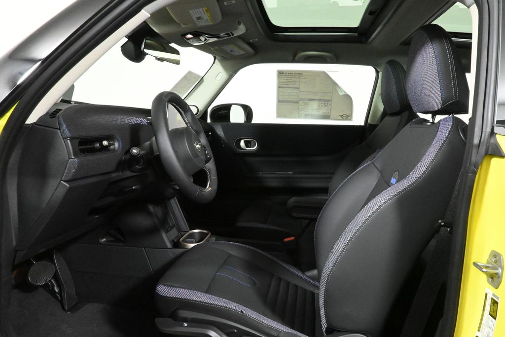 Thumbnail: 2025 MINI Cooper - 3