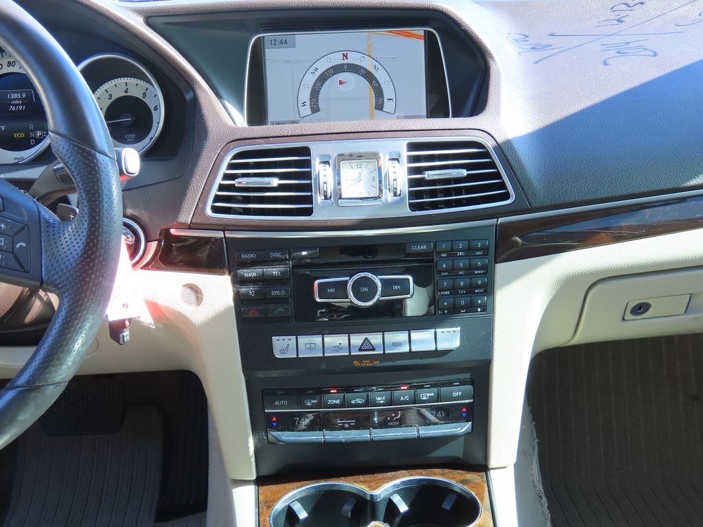 Thumbnail: 2014 Mercedes-Benz E-Class - 8