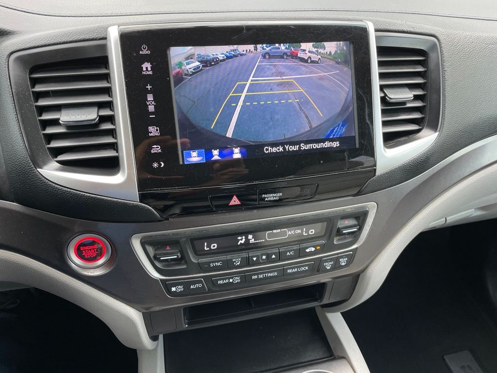 Thumbnail: 2018 Honda Pilot - 17