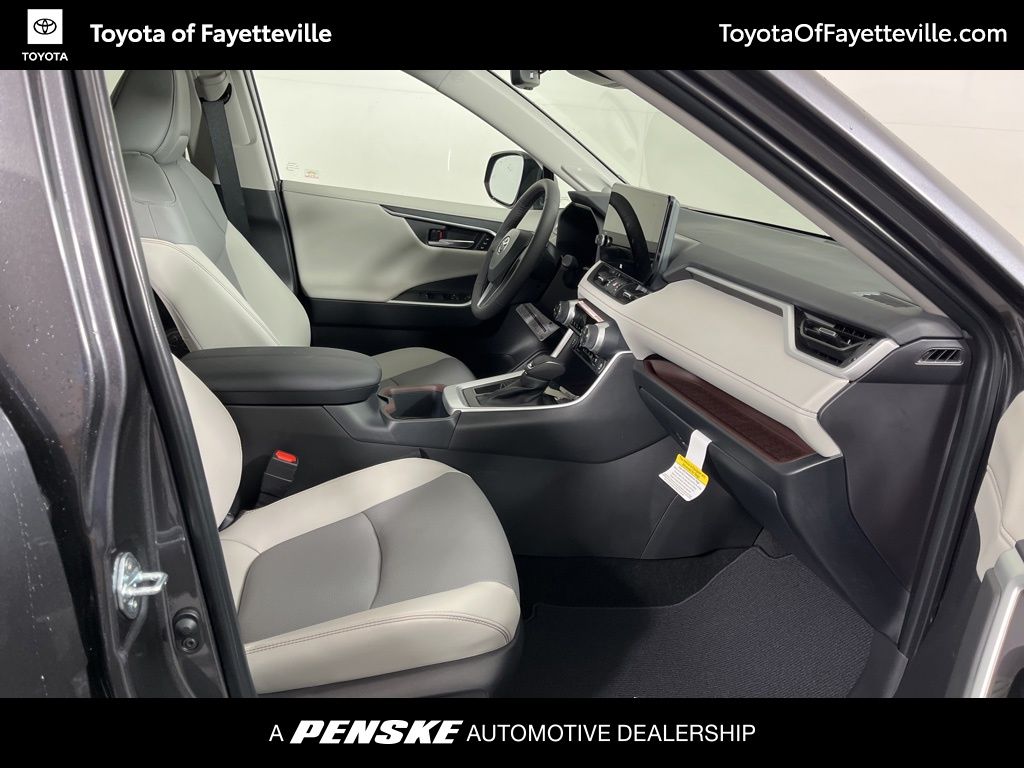 Thumbnail: 2025 Toyota RAV4 - 8