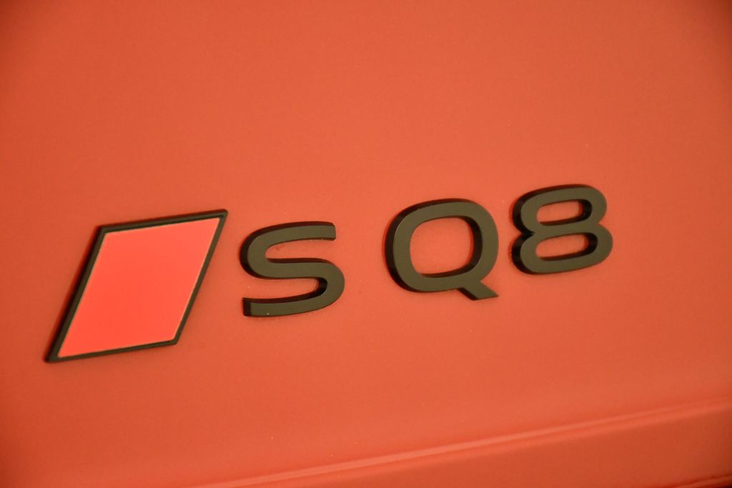 2024 Audi SQ8 Prestige 9