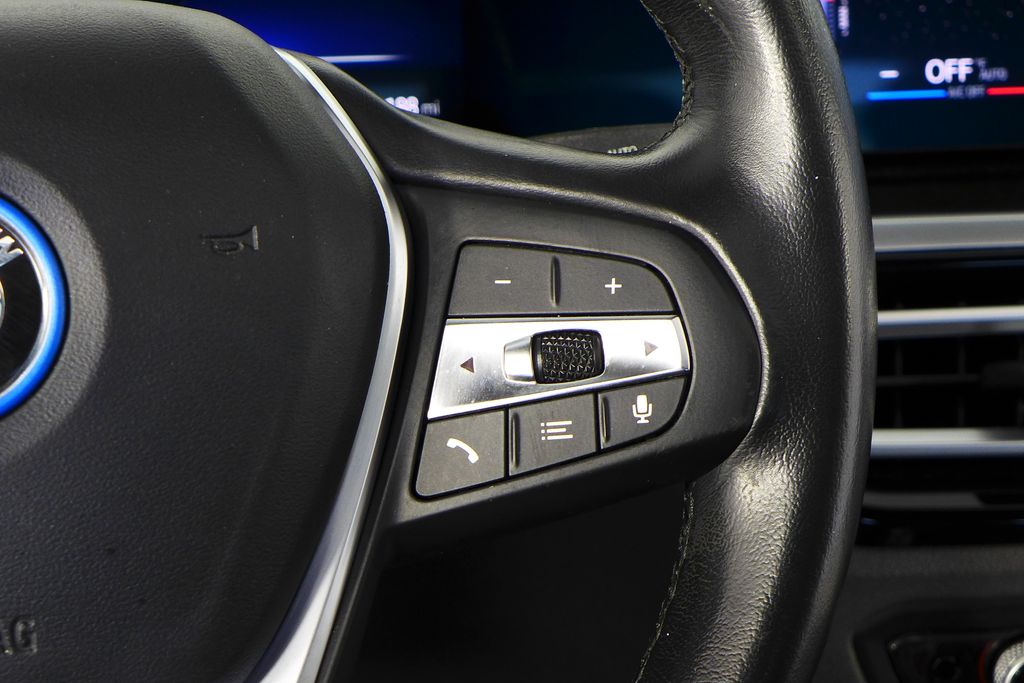 Thumbnail: 2023 BMW i4 - 29