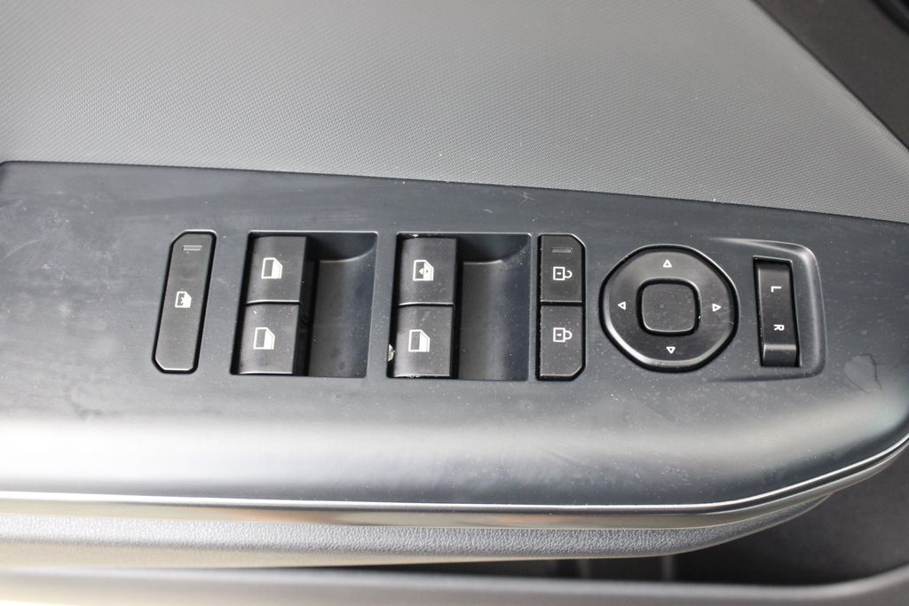 used 2025 Kia K4 car